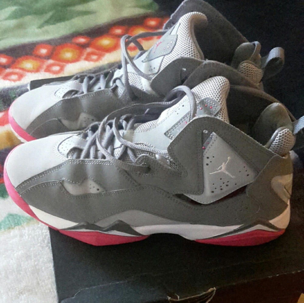 Kid's sz. 7 Pink, grey & white Jordan's